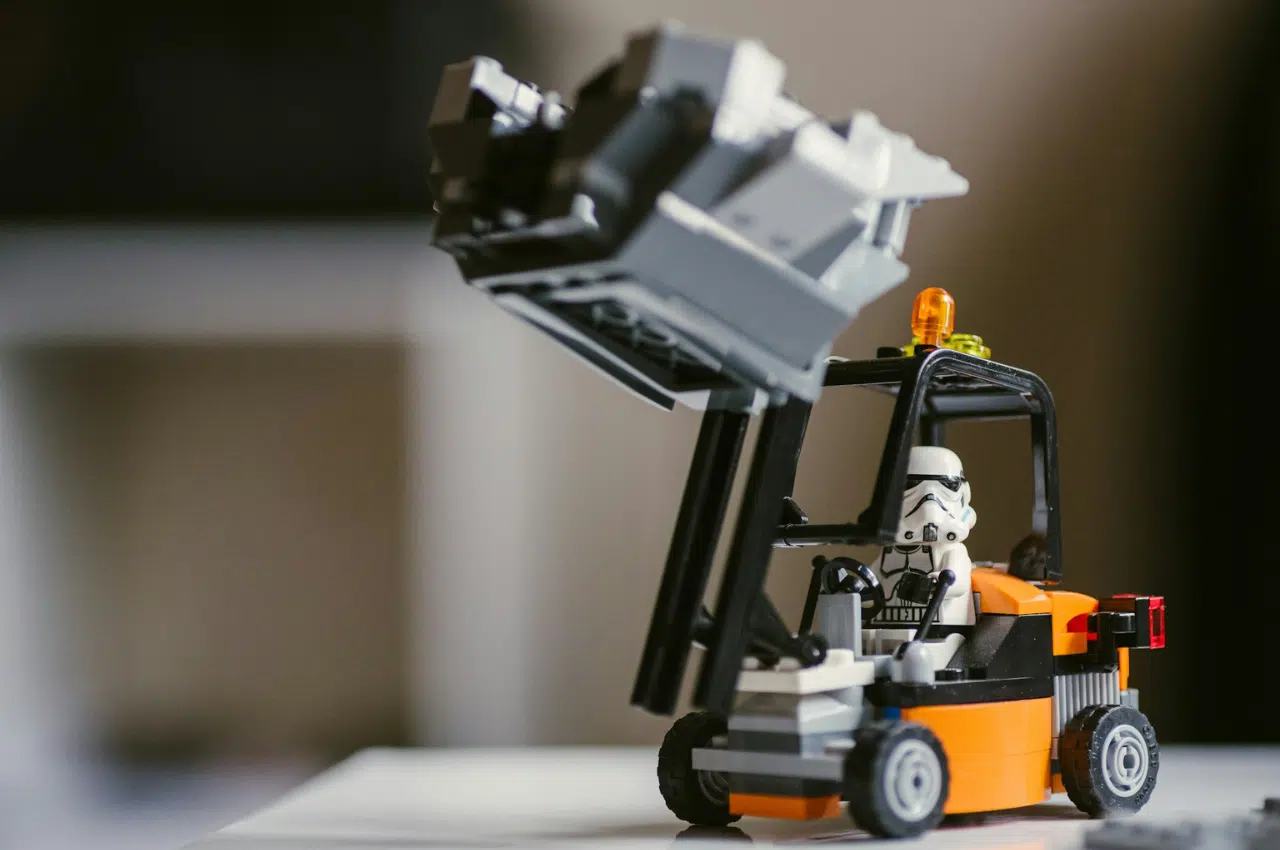 Industrial Robot Maintenance: 5 warning signs of impending failure